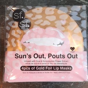 Gold foil lip mask